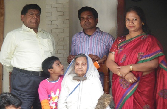 বাঘায় ১২ সন্তান উচ্চ শিক্ষার পর সফল