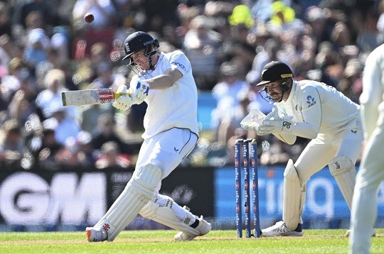 ক্রাইস্টচার্চে বড় সংগ্রহের পথে ইংল্যান্ড