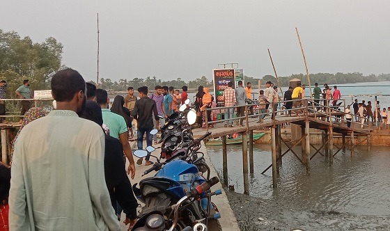 বিশ্বের ঐতিহ্য সুন্দরবনের অপরুপ সৌন্দর্য দেখার জন্য কাটকাটায় মানুষের ঢল