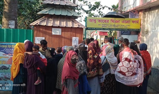 দিনাজপুর মিনি চিড়িয়াখানায় দর্শনার্থীর সমাগমে সরগরম ও প্রাণবন্ত