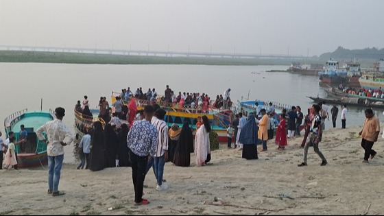 টাঙ্গাইলে যমুনা নদীর পাড়সহ বিনোদন কেন্দ্রগুলোতে ভিড়