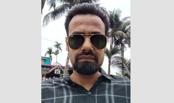 ডুমুরিয়ায় টিনের চালের উপর থেকে যুবকের লাশ উদ্ধার