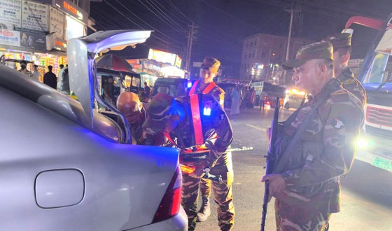 ফরিদগঞ্জ আর্মি ক্যাম্প এর তত্ত্বাবধানে যৌথ বাহিনীর ভ্রাম্যমাণ চেকপোষ্ট স্থাপন