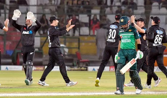কিউইদের কাছে হোয়াইটওয়াশ হয়ে ফিরছে পাকিস্তান