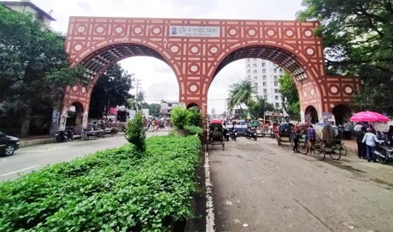 ঢাবি ক্যাম্পাসে আবারও যান চলাচলে কড়াকড়ি: নির্দিষ্ট সময় ও প্রবেশপথে বিধিনিষেধ