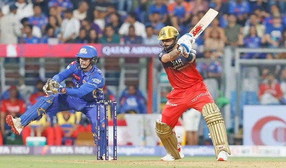 আবারও মুম্বাইয়ের হার, ১০ বছর পর জয় পেলো আরসিবি