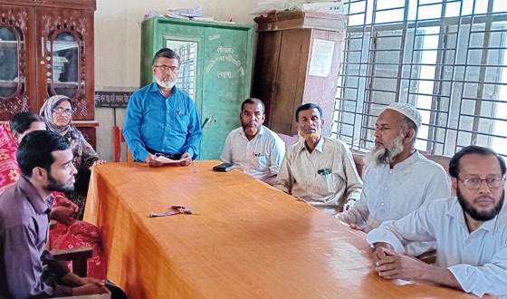 কাপাসিয়ায় মিথ্যা সংবাদের প্রতিবাদে শিক্ষকদের সংবাদ সম্মেলন