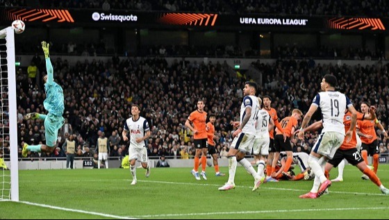 জয়বঞ্চিত হওয়ার পর টটেনহ্যাম কোচের হতাশা প্রকাশ