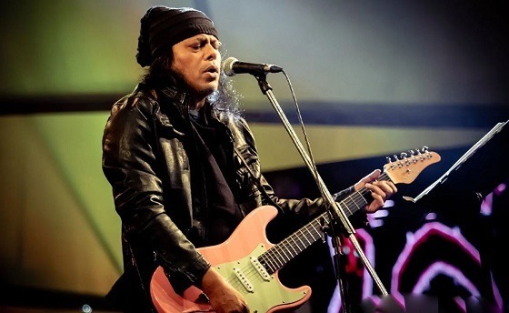 যে কারণে রাজনীতিতে নাম লেখাননি জেমস