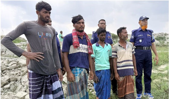 চরভদ্রাসনে জাটকা সংরক্ষন অভিযানে ৪ জেলের কারাদন্ড