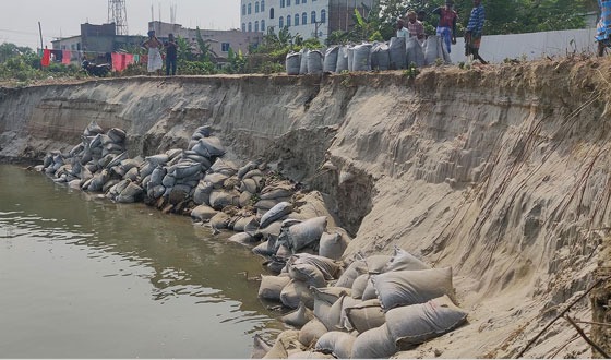 মতলবের ধনাগোদা নদীতে তীব্র ভাঙ্গনে ৫কিলোমিটার ত্রলাকা হুমকিতে