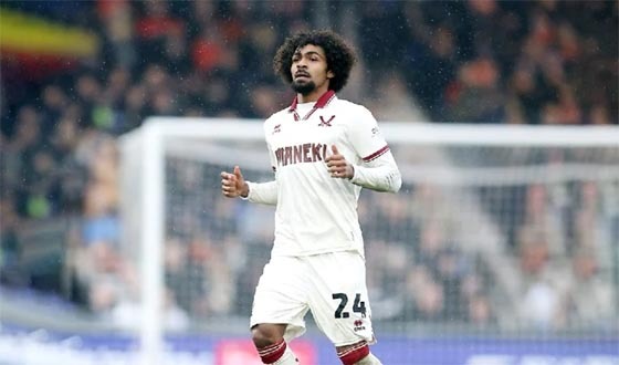 ব্রাউনহিলের জোড়া গোলে বার্নলির উল্লাস, প্লে-অফে ভরসা হামজাদের