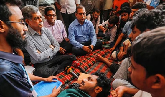 কুয়েট শিক্ষার্থীরা শিক্ষা উপদেষ্টার আশ্বাসেও অনড়, অনশন অব্যাহত