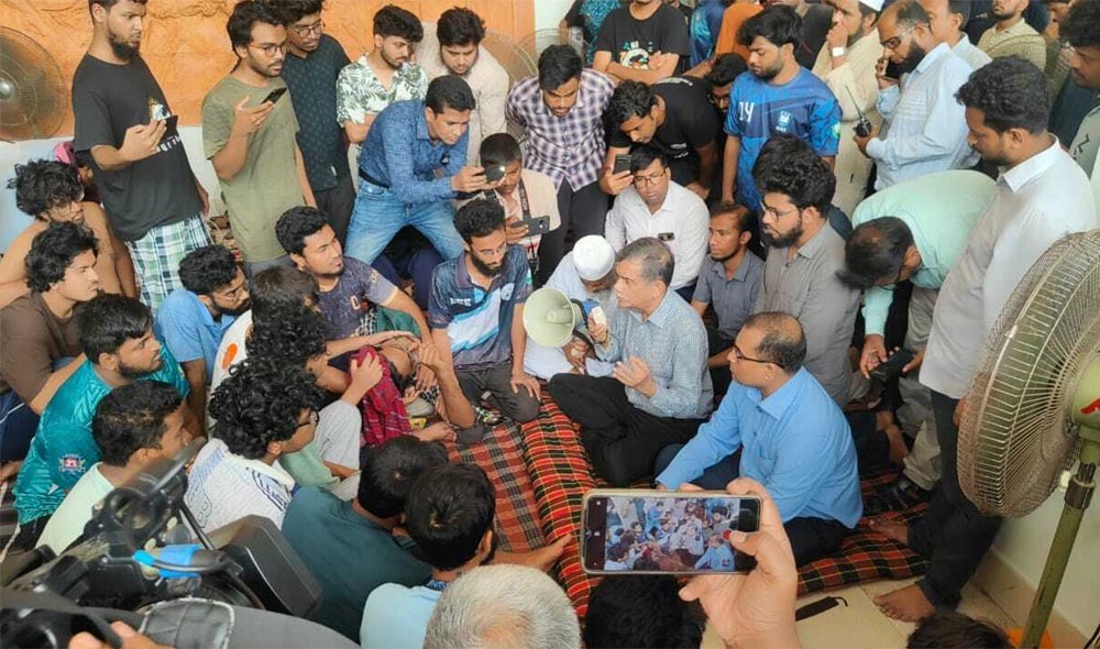 ভিসি-প্রোভিসির পদত্যাগে কুয়েট সংকটের অবসান, ক্লাস শুরু ৪ মে