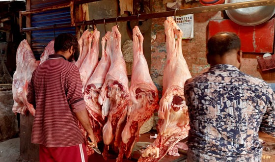 সৈয়দপুরে দিন দিন বৃদ্ধি পাচ্ছে গরুর মাংসের দাম