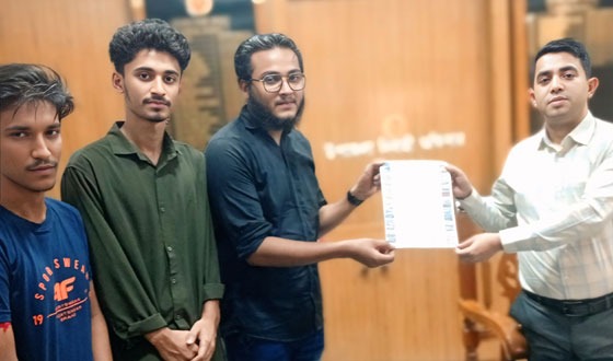 ডিপ্লোমা নার্সিং কোর্সকে স্নাতক সমমানের দাবিতে ঝিনাইদহে বিক্ষোভ