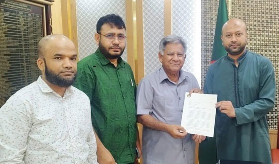 ছয় লেইনের সড়ক ও মীরগঞ্জে সেতু নির্মাণের দাবিতে স্মারকলিপি প্রদান