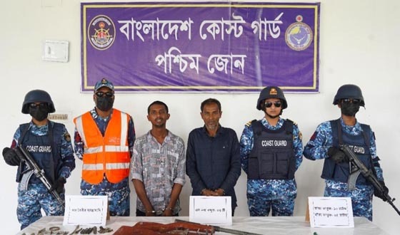 সুন্দরবনে অস্ত্রসহ কুখ্যাত আসাবুর বাহিনীর দুই সহযোগী আটক