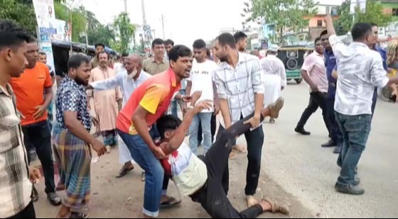 মাদারীপুরে দুর্বৃত্তদের হামলায় সাংবাদিকসহ তিন ভাইকে কুপিয়ে জখম