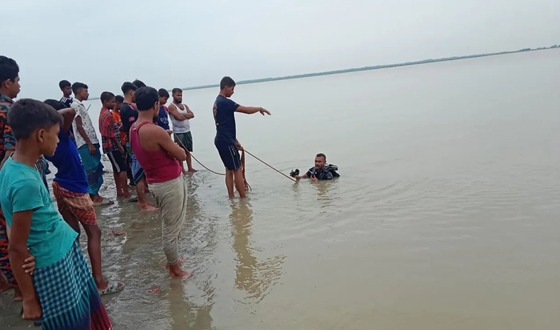 নদীতে গোসলে নেমে শিশুর মৃত্যু, দুইজন নিখোঁজ