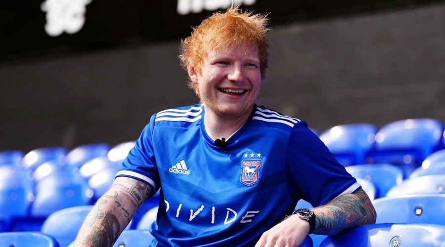 পেশাদার ফুটবলে নামছেন এড শিরান!