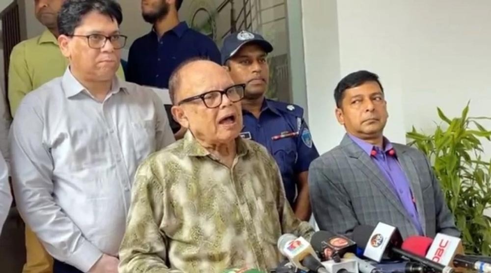 ৬০ টাকার চাল ৩০ ও ১৫ টাকায়, ৫৫ লাখ পরিবার পাচ্ছে সুবিধা: খাদ্য উপদেষ্টা