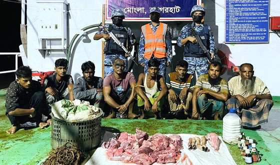 সুন্দরবন থেকে হরিণের মাংস, কাকড়াসহ আট হরিণ শিকারী আটক