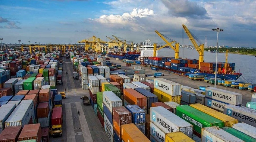 শত শত বিপজ্জনক কনটেইনাওে মারাত্মক ঝুঁকিতে চট্টগ্রাম বন্দর