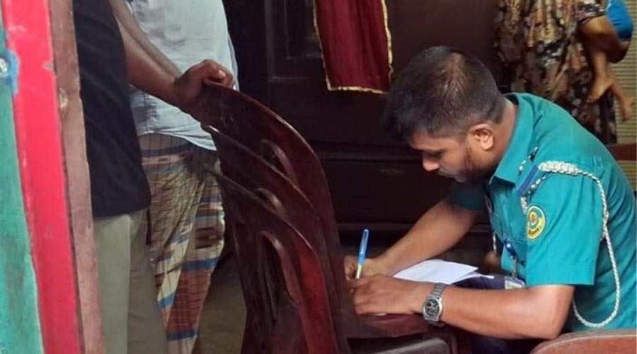 চট্টগ্রামে একই পরিবারের তিনজনকে কুপিয়ে জখম