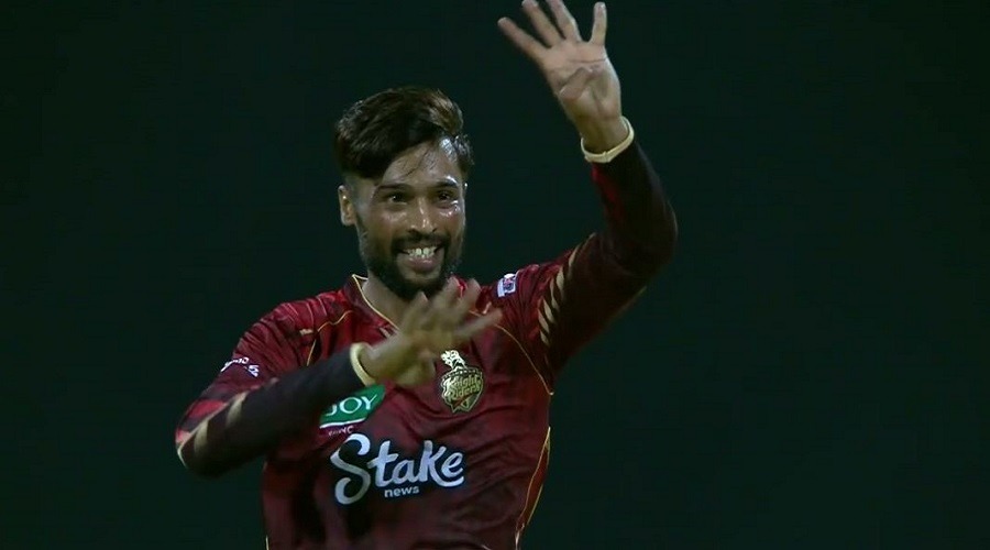 ৪০০ উইকেটের মাইলফলক স্পর্শ করলেন আমির