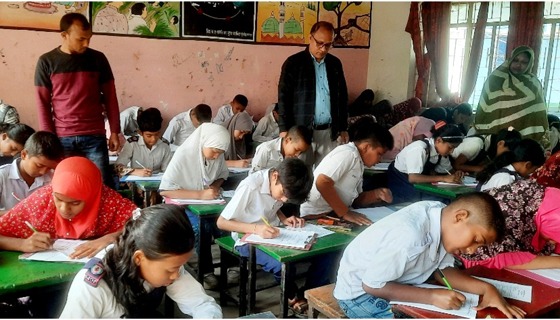 নীলফামারীতে সহকারী শিক্ষকরা কর্মবিরতিতে, পরীক্ষা নিলেন প্রধান শিক্ষক