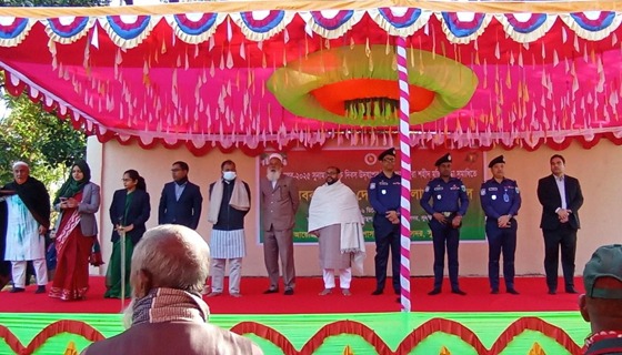 সুনামগঞ্জ মুক্ত দিবসে ডলুরা শহীদ মুক্তিযোদ্ধা সমাধিতে পুষ্পস্তবক অর্পণ