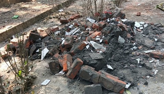 মুলাদীতে সেতুর নাম পাল্টে উদ্বোধনের অভিযোগে হামলায় ও অনুষ্ঠান পণ্ড