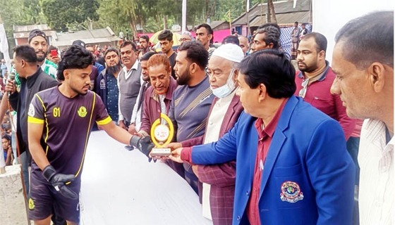 কালিগঞ্জে আটদলীয় ফুটবল টুর্নামেন্টে শ্যামনগরের ঈশ্বরীপুর স্পোর্টিং ক্লাব ফাইনালে
