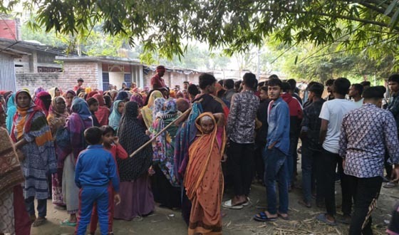 গাংনীতে মোটরসাইকেল নিয়ন্ত্রণ হারিয়ে রাস্তায় ছিটকে পড়ে যুবকের মৃত্যু