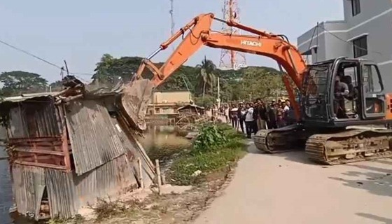 ঝিনাইদহে জমি দখলমুক্ত করলো সড়ক জনপথ বিভাগ