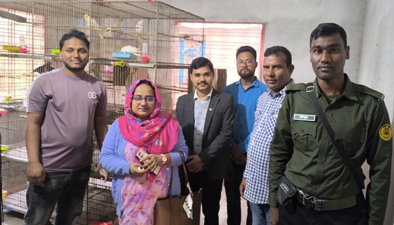 রাণীশংকৈলে বিভিন্ন প্রজাতির দেশি-বিদেশি পাখি পালন