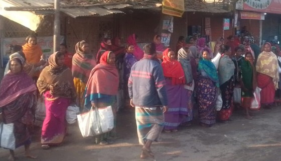 কাহারোলে নারী দিন মজুর মুজুরীর বৈষম্যের শিকার