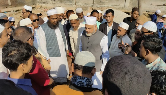 ভিত্তিপ্রস্তর স্থাপিত হল ঈদগাঁও বাস স্টেশন কেন্দ্রীয় জামে মসজিদের