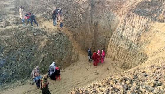 রাজশাহীর তানোরে সাজিদের মৃত্যুকূপ দেখতে এখনো মানুষের ভিড়