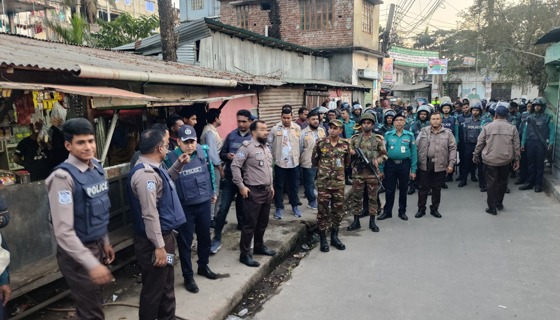 বরিশালে প্রকাশ্যে গুলি : জনমনে আতঙ্ক