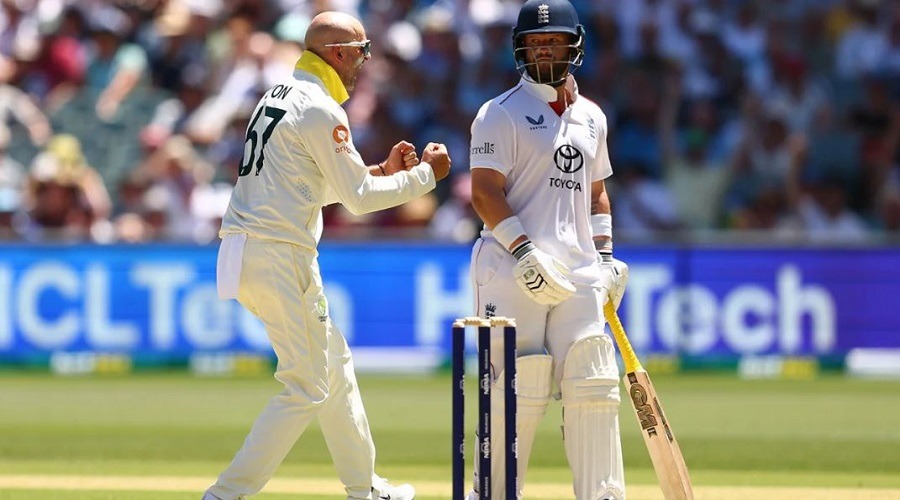 ম্যাকগ্রাকে টপকে গেলেন লায়ন