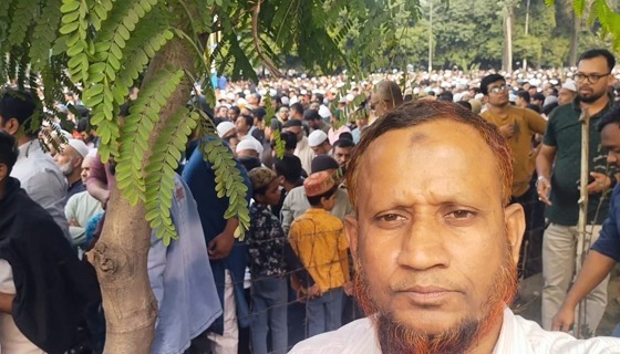 হাদির জানাজায় দৌলতখানের লোকজন