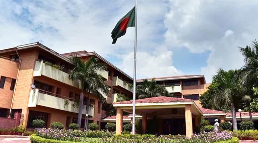অনাকাঙ্ক্ষিত পরিস্থিতিতে দিল্লির বাংলাদেশ হাইকমিশনে ভিসা ও কনসুলার সেবা স্থগিত