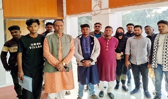 ‘রাজনীতি করতে এসেছি ক্ষমতার লোভে নয়, সাধারণ মানুষের কথা বলার জন্য’