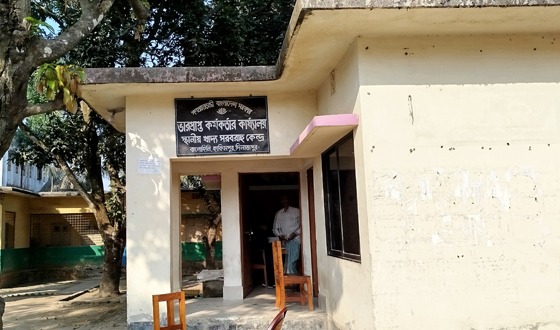 একমাসেও ধান কেনা শুরু করেনি হিলি সরকাররি খাদ্যগুদাম