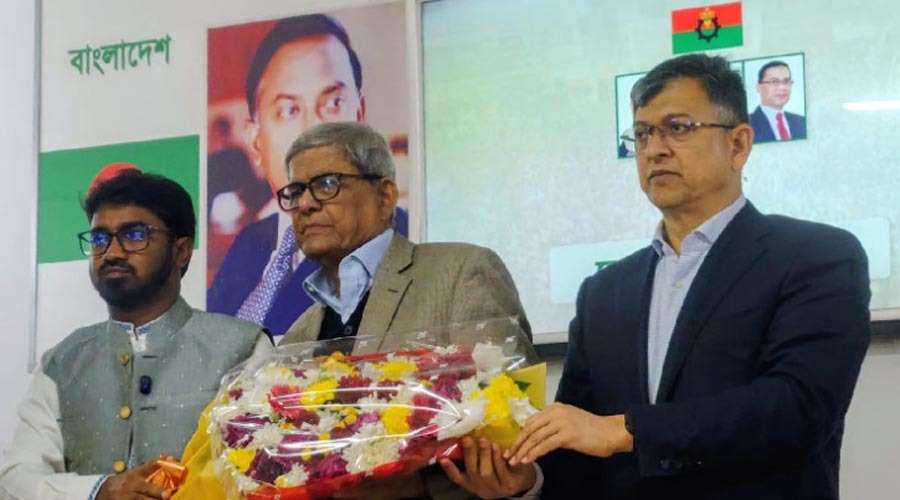 বিএনপিতে রাশেদ খানের আনুষ্ঠানিক যোগদান