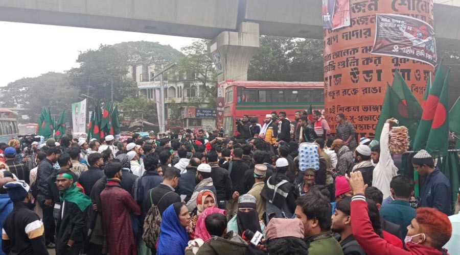 হাদি হত্যার বিচারের দাবিতে আবারও শাহবাগে ইনকিলাব মঞ্চের অবস্থান