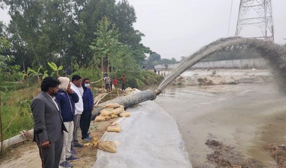 লৌহজংয়ের শিমুলিয়া ঘাটে অবৈধ ভরাট কাজ বন্ধ করলেন প্রশাসন