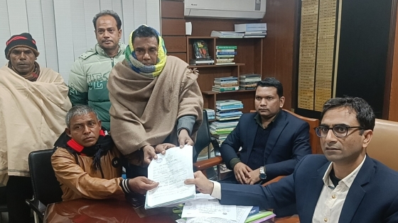 বাগমারায় জাতীয় পার্টির প্রার্থী ফজলুল হকের  মনোনয়ন ফরম দাখিল